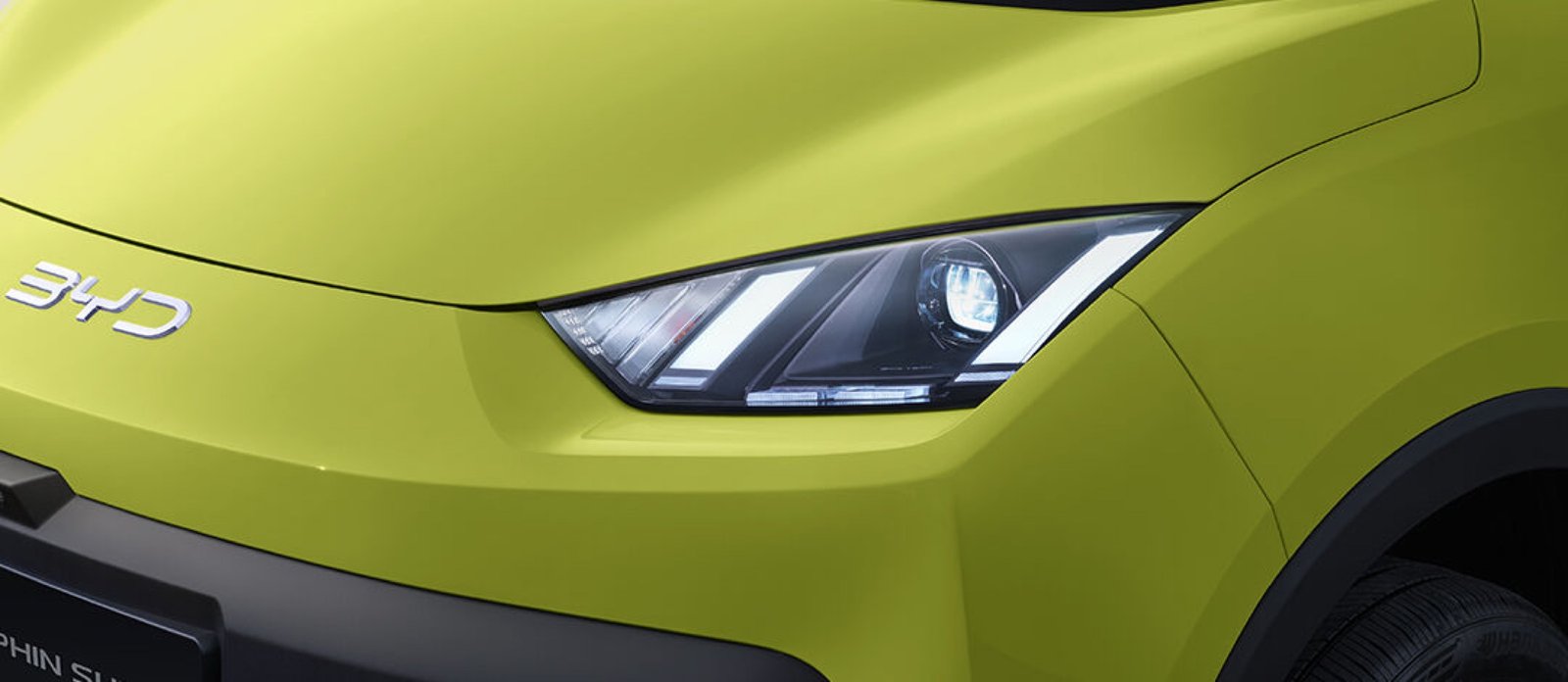 ATTO 1 atau VinFast VF 3? Panduan membandingkan city car listrik