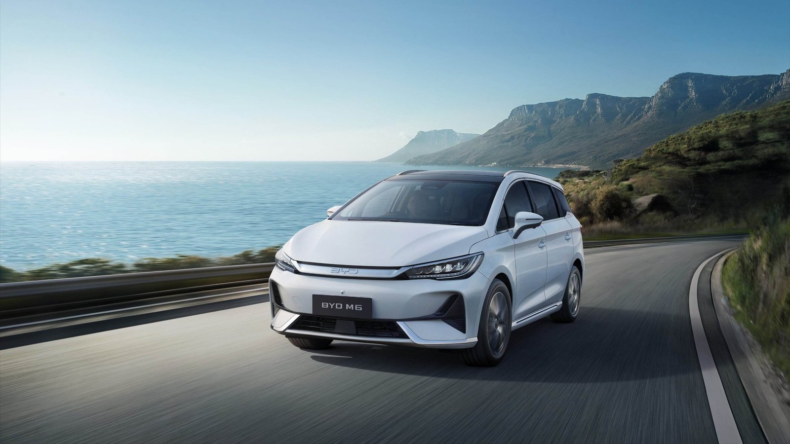 BYD M6 EV vs M6 DM: bedanya MPV listrik dan plug-in hybrid